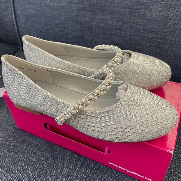 DREAM PAIRS || Girls Sparkly Silver Embellished Flat Dress shoe - Size 2 - Picture 4 of 7